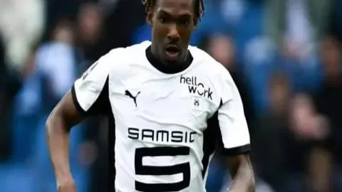 佩德里：成为新高度，与耶雷米-皮诺并肩。